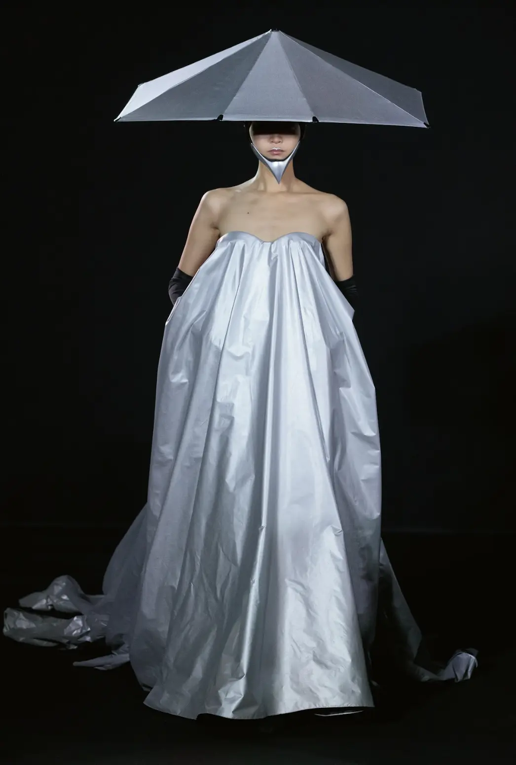 Robert Wun collection The Reflective Gown Robert Wun collection The Reflective Gown
